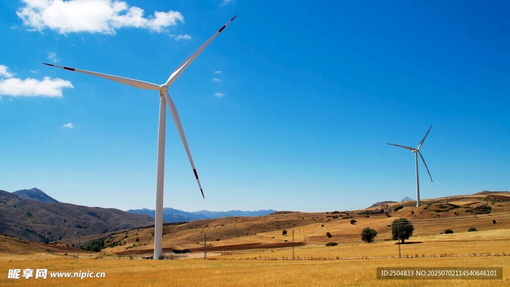 草原上的风力发电机组