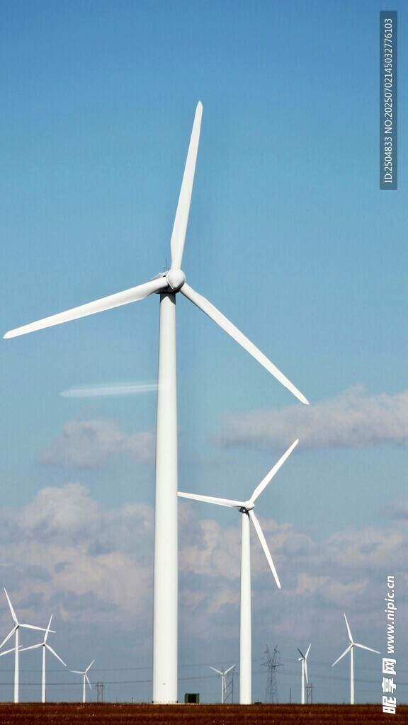 风力发电场的壮观景象