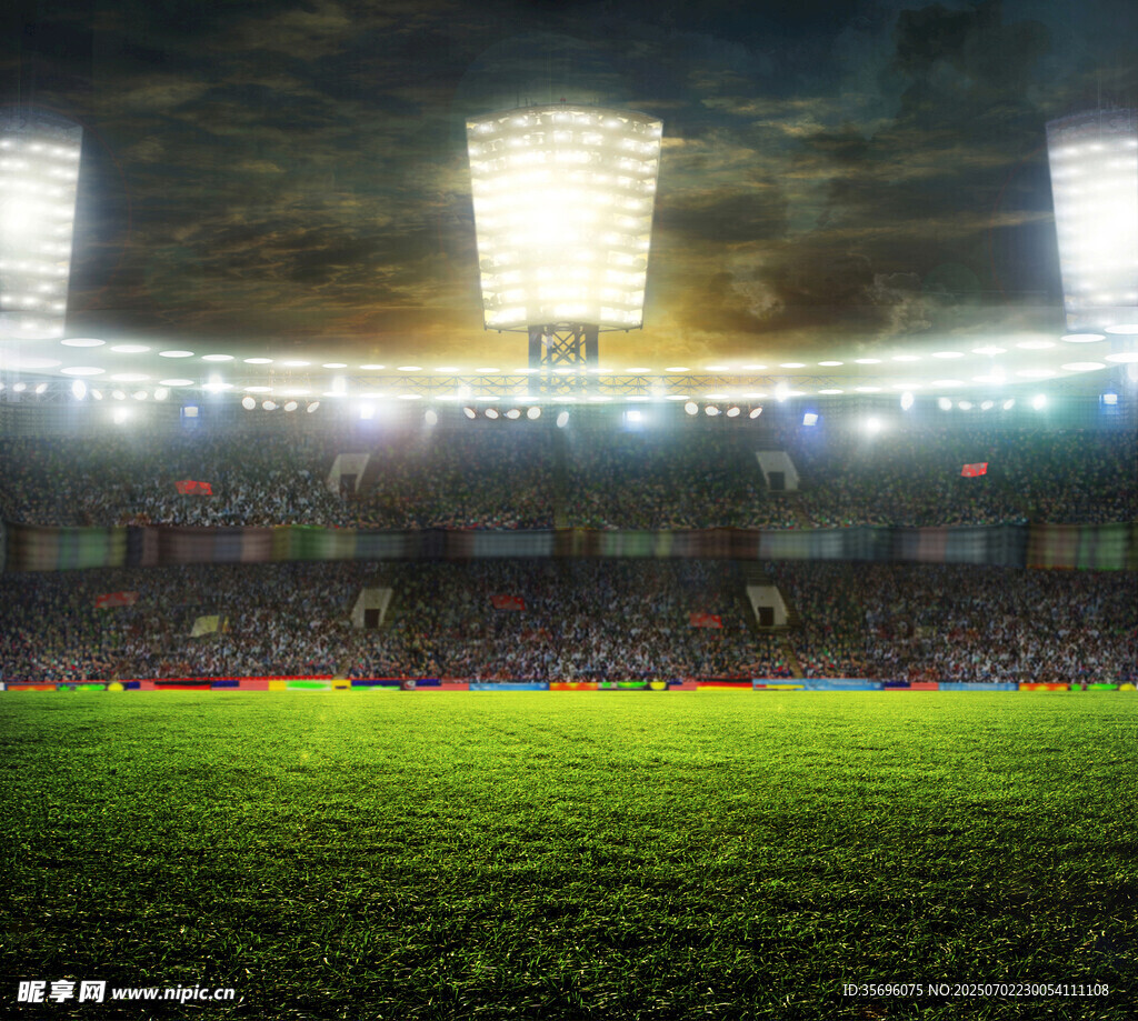 灯火辉煌的大型足球场
