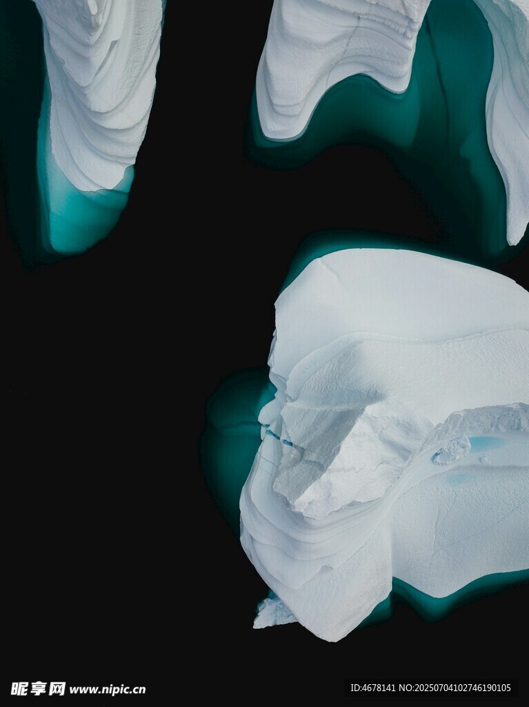 皱巴巴的白色布料特写