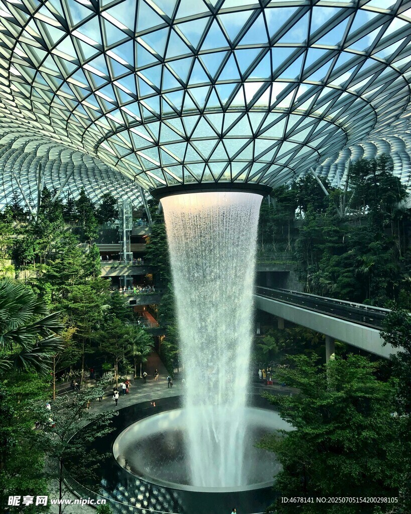 新加坡滨海湾花园瀑布景观
