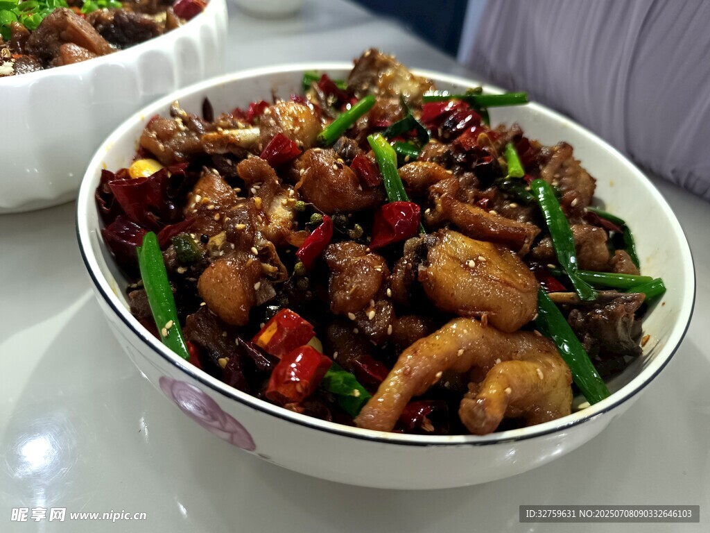 美味香辣炒鸡爪