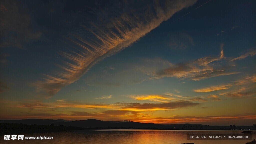 海边壮丽日落美景