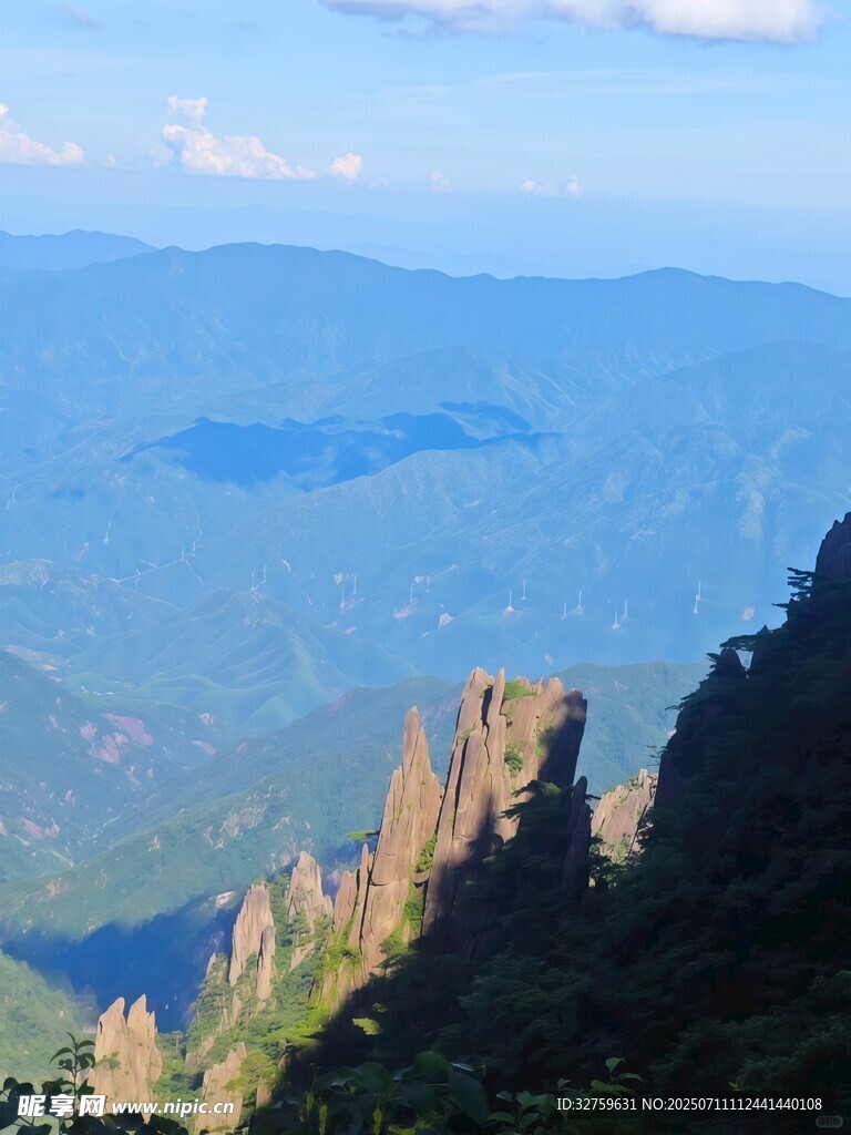 壮丽山景俯瞰图