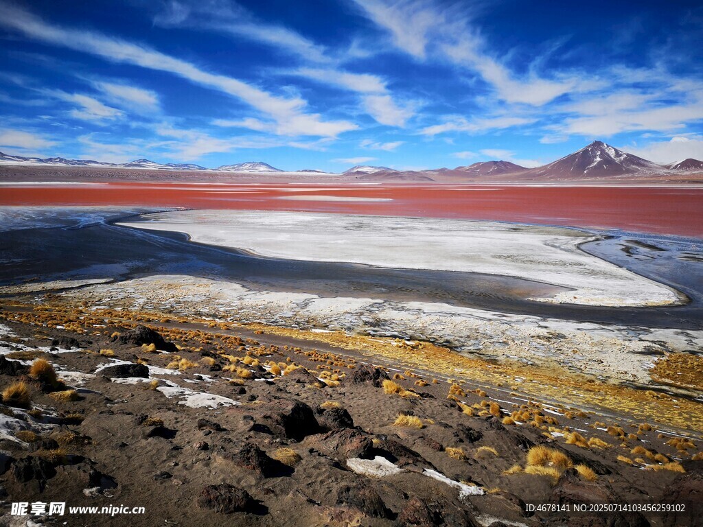 壮丽高原湖泊景观