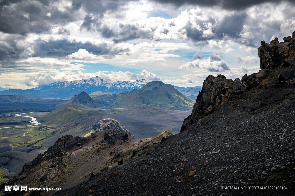 高山云海壮丽风光