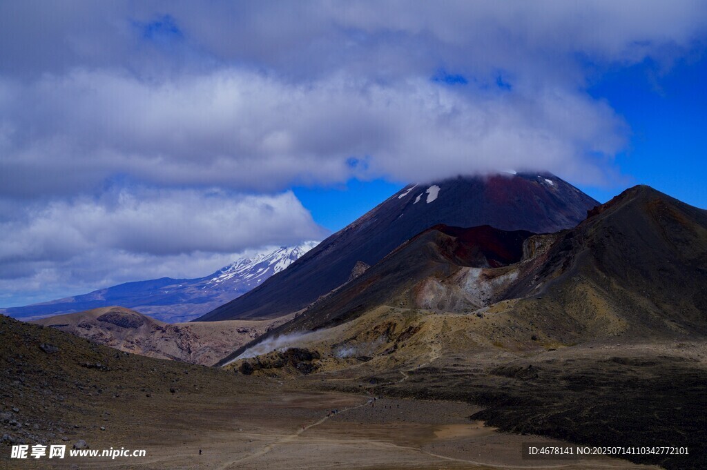 壮丽火山景观
