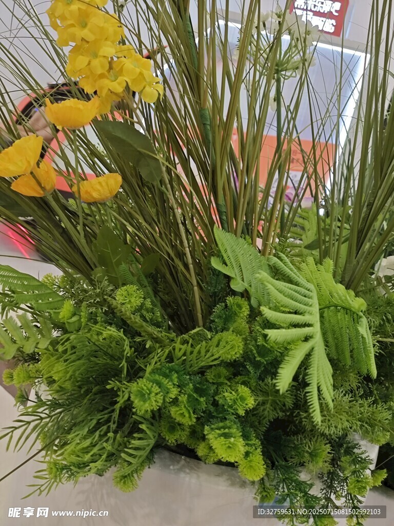 多彩绿植花卉组合景观