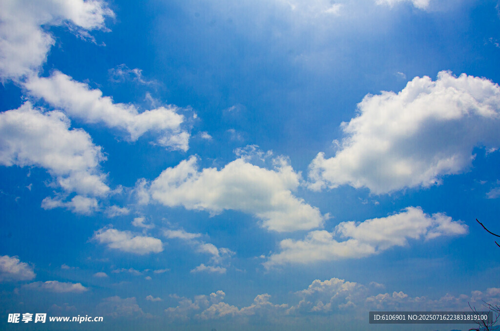 蓝天白云