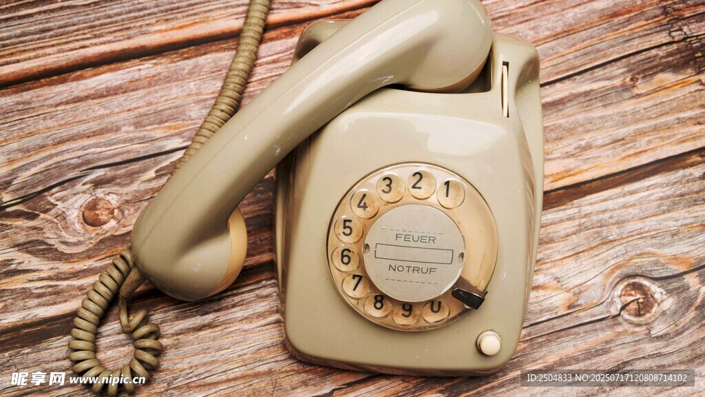复古旋转拨号电话机