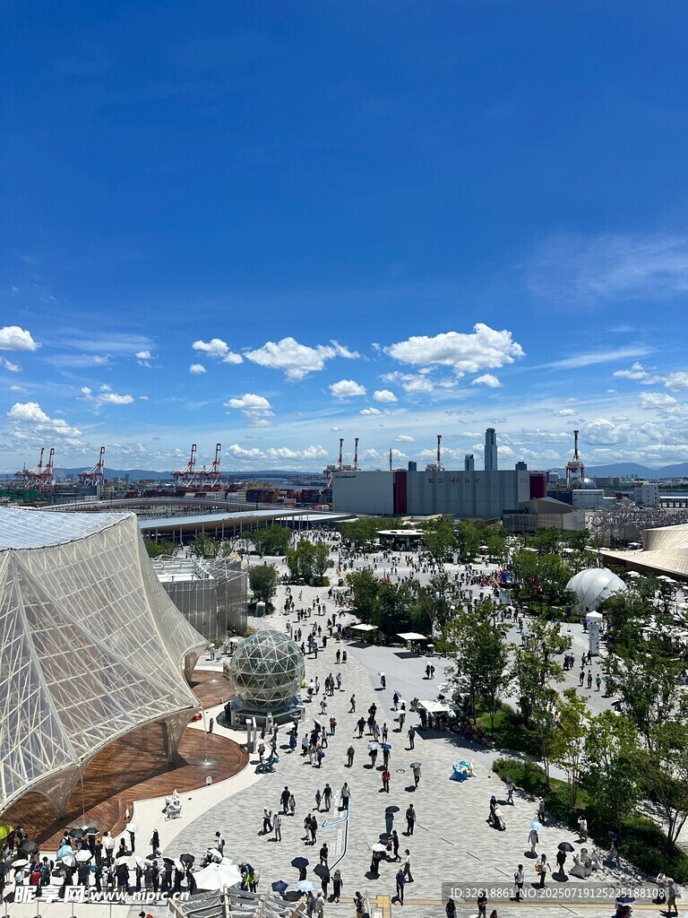 日本博览会热闹景象