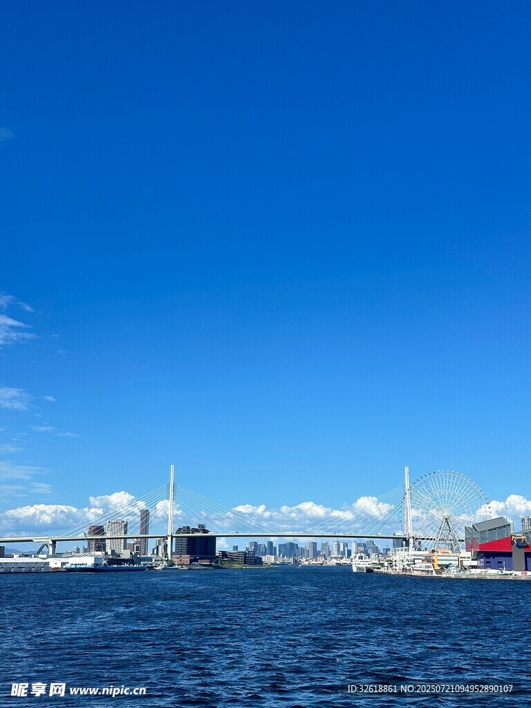 海港风光蓝天碧水城市景