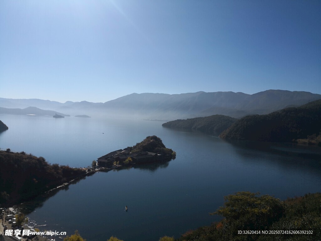 湖光山色美景如画