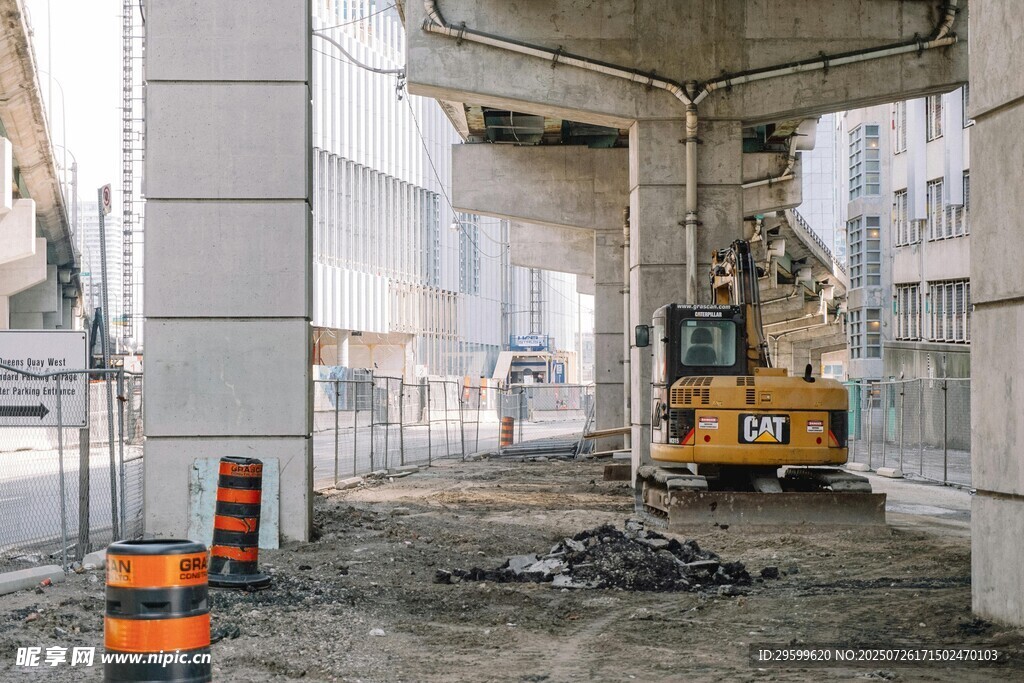 城市桥梁施工现场