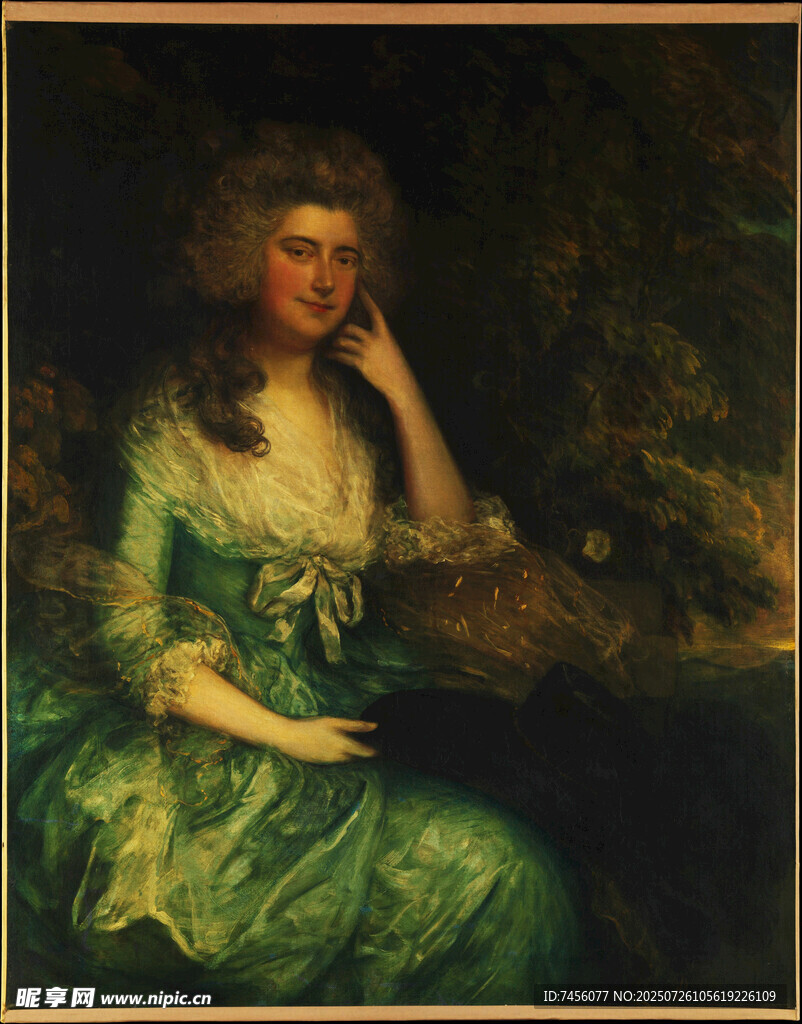 身着绿裙的古典优雅女子