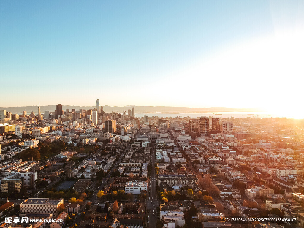 城市日出全景俯瞰