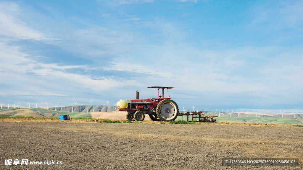 海边的古老农机具