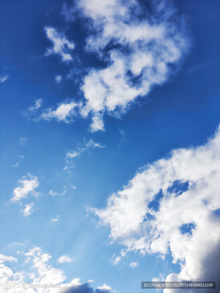 蓝天白云美景
