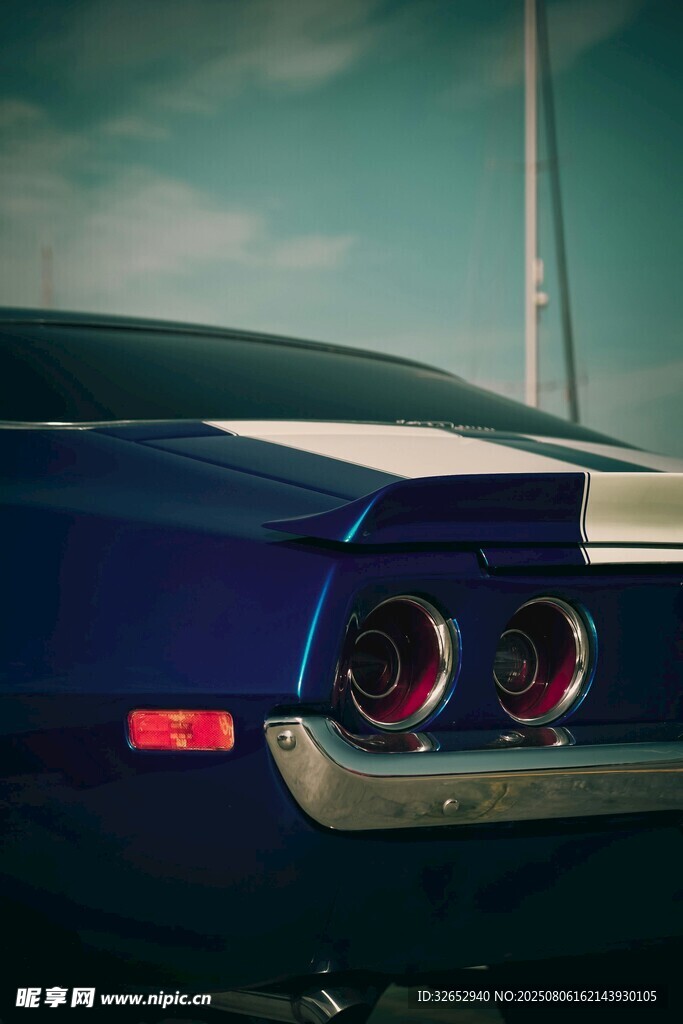 经典跑车尾部特写