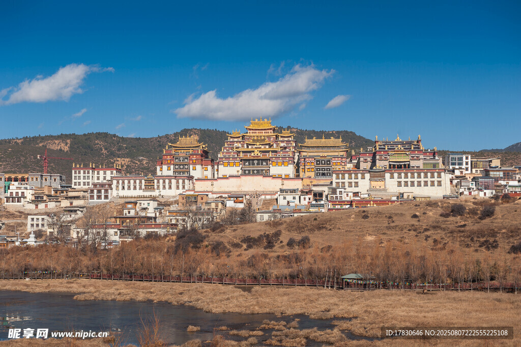 香格里拉松赞林寺远眺