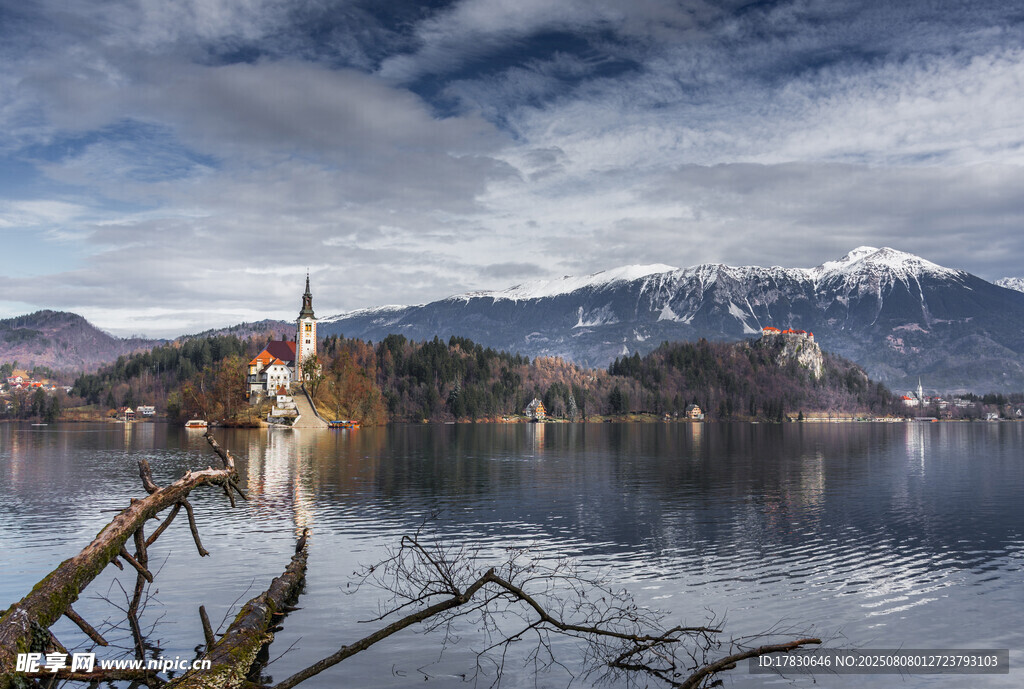布莱德湖美景如画