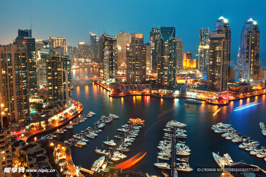 繁华都市港口夜景