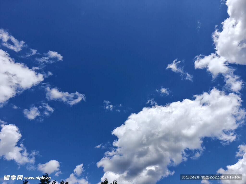 蓝天白云美景