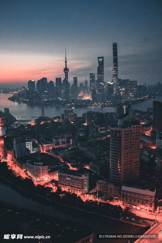 城市夜景灯火璀璨