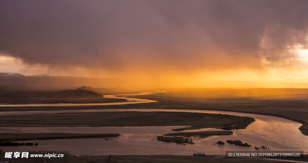 唐克黄河九曲十八弯晚霞