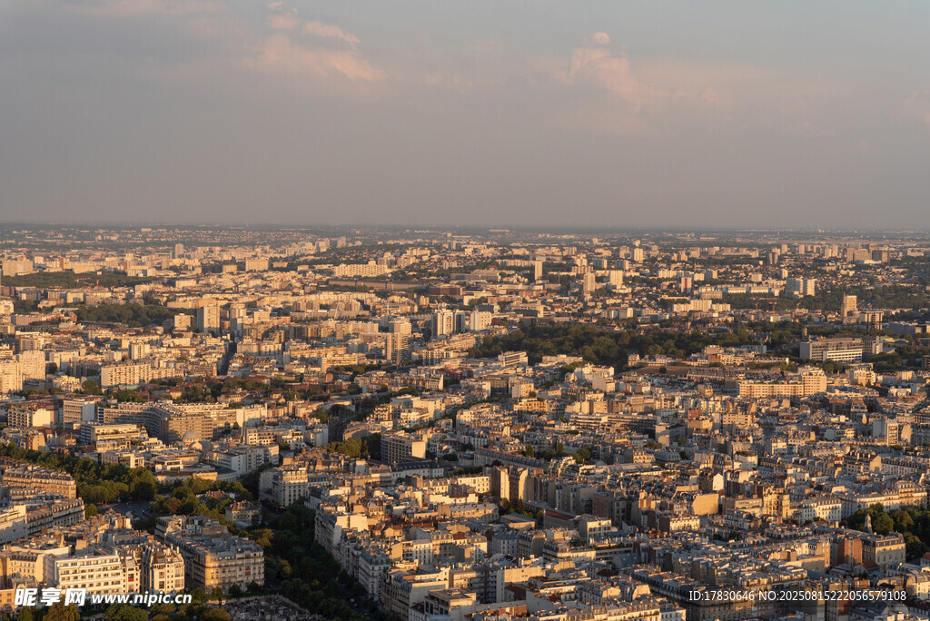 城市天际线俯瞰图