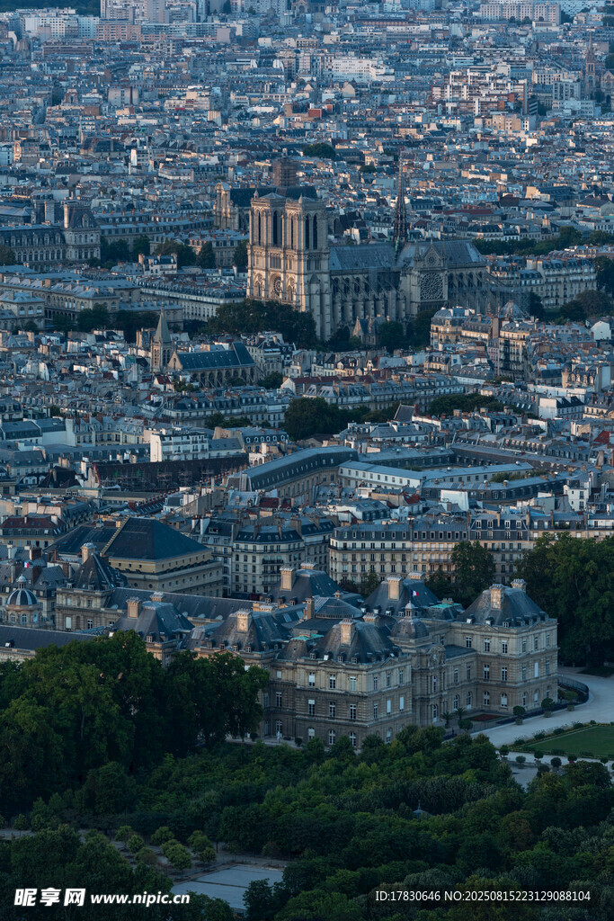 俯瞰巴黎城市景观