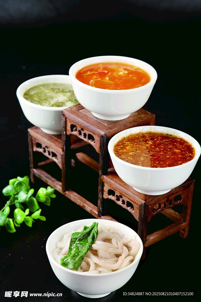 剔尖面美味汤品展示