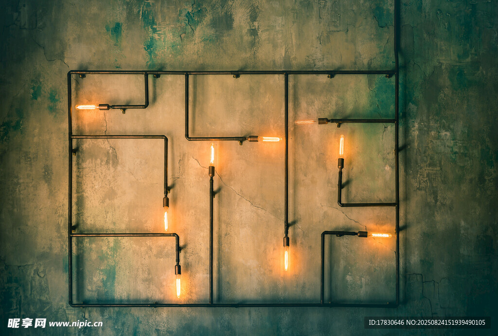 灯光照亮的迷宫路径