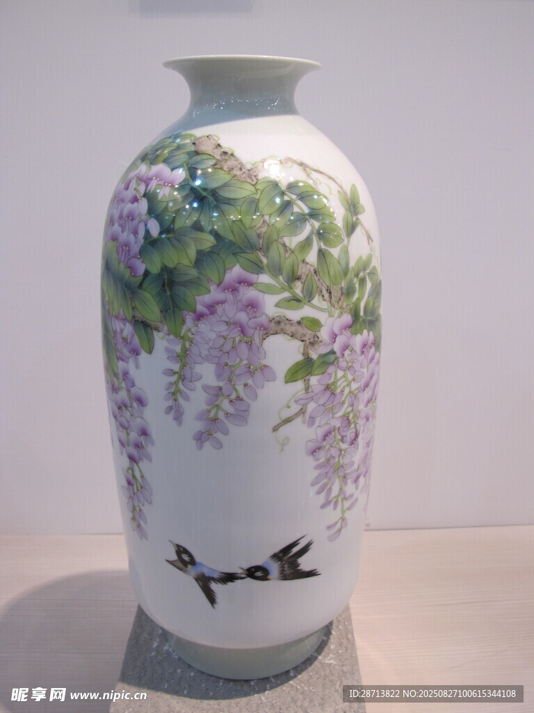 紫藤花鸟纹精美陶瓷花瓶