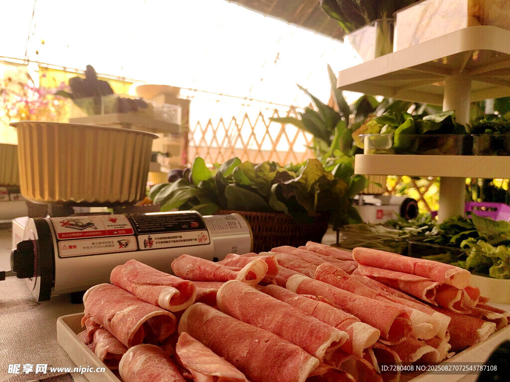 新鲜美味的火锅肉片陈列