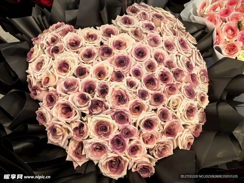 心形粉紫花朵组合