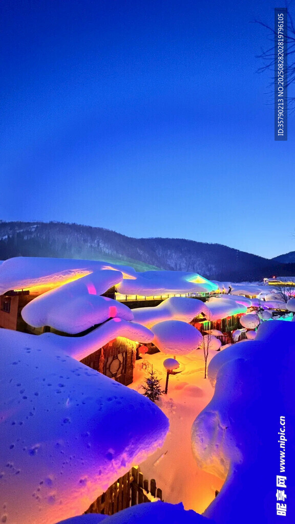 梦幻雪谷 绚丽光影奇观