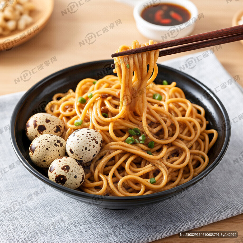 鹌鹑蛋和热干面