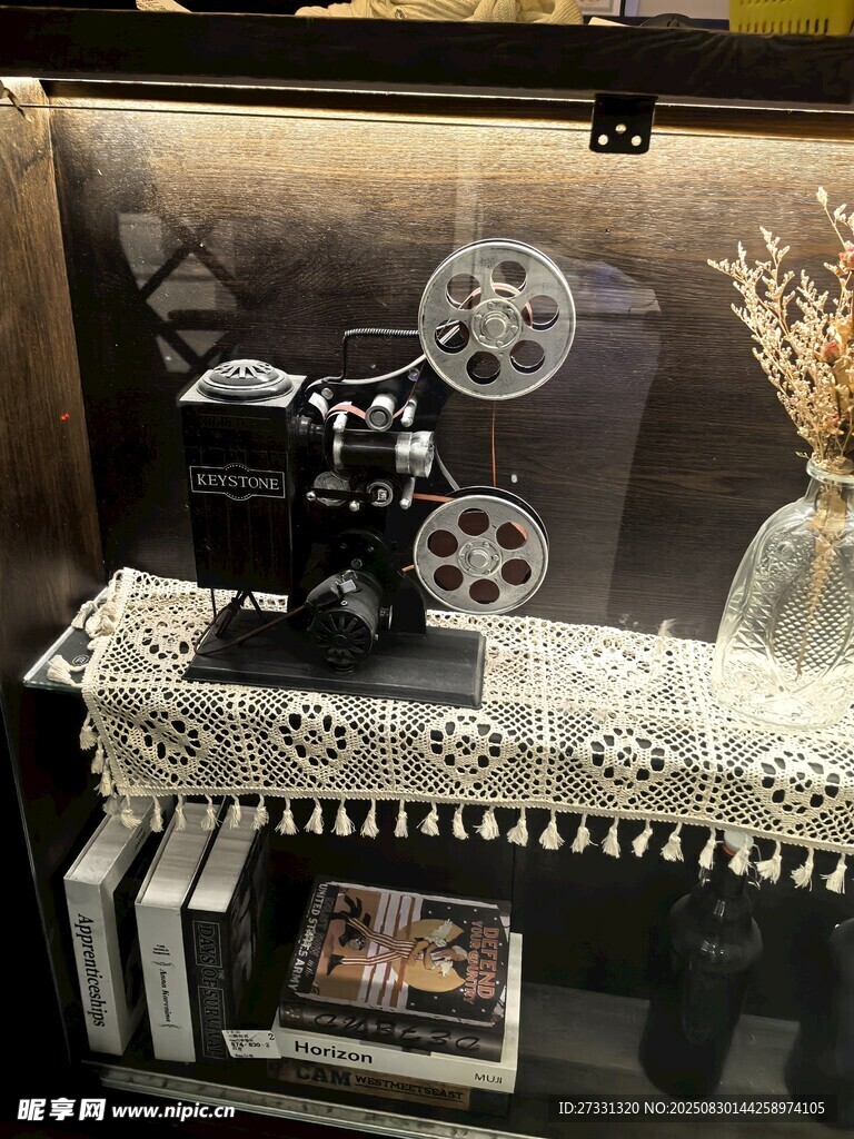 复古放映机摆件展示