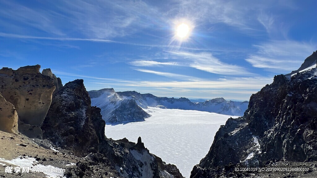  天山湖泊美景