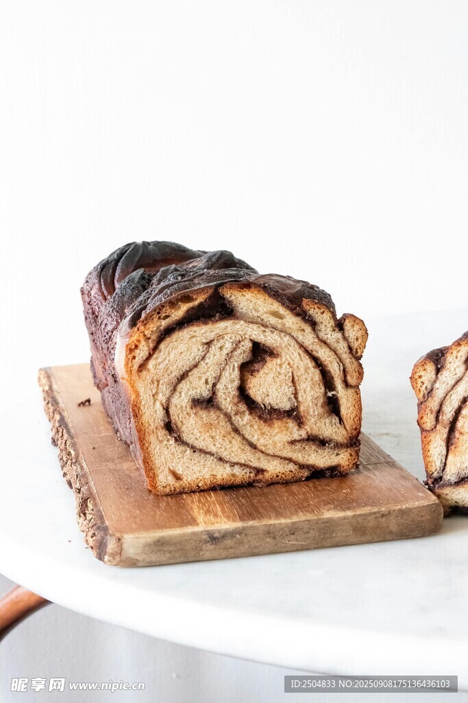 大理石纹路面包切片展示