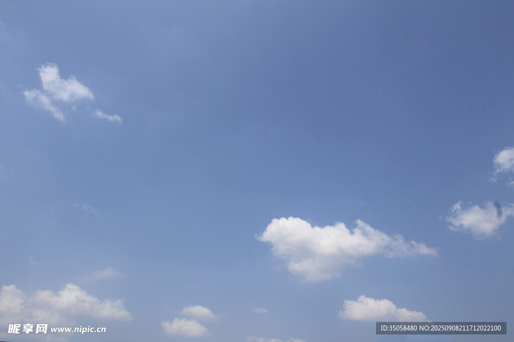 蓝天白云  