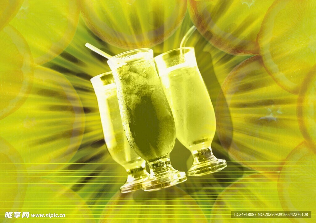 清新绿色果汁饮品特写