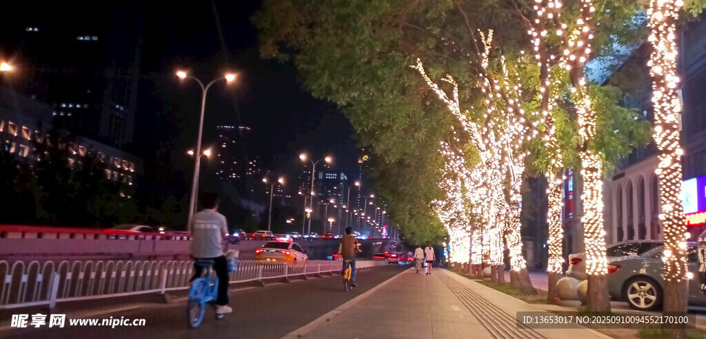 城市夜景街道璀璨灯光秀