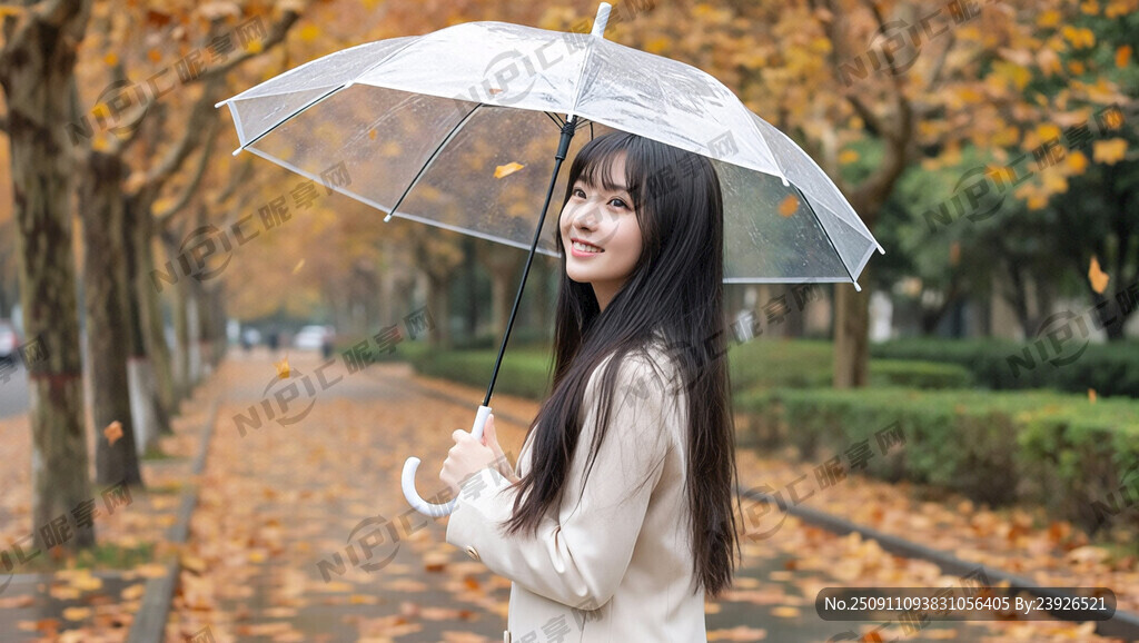 一个长发飘飘 笑脸明媚的少女