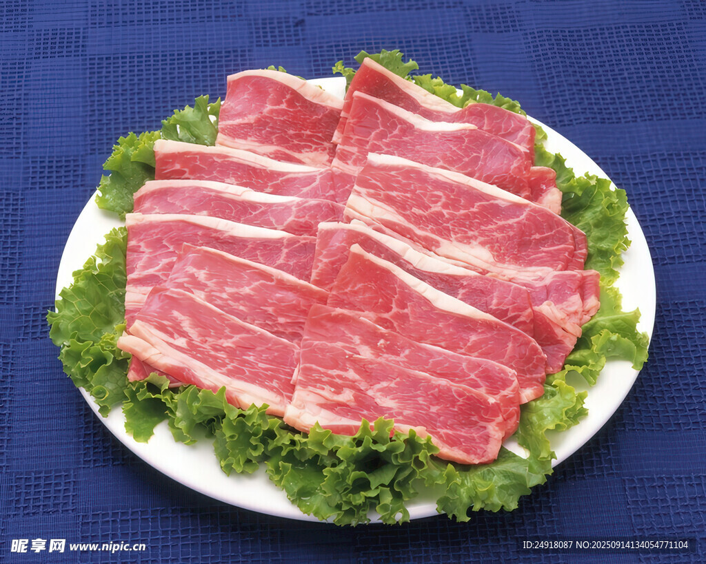 鲜切肥牛片摆盘精致诱人