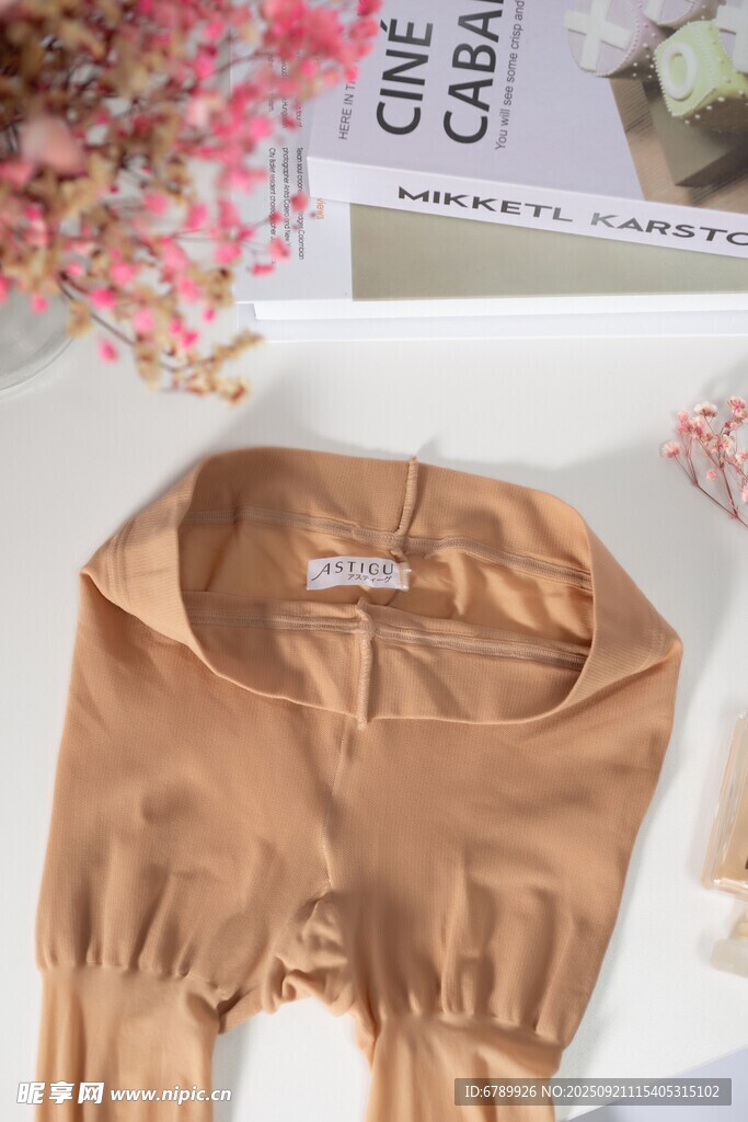 棕色时尚连裤袜展示