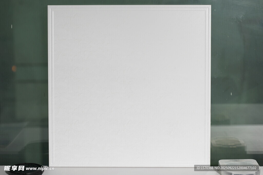 空白画布待绘灵感时刻