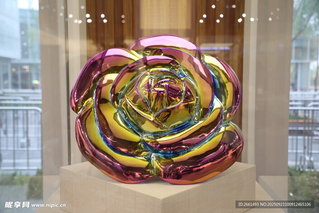 彩色金属艺术雕塑作品