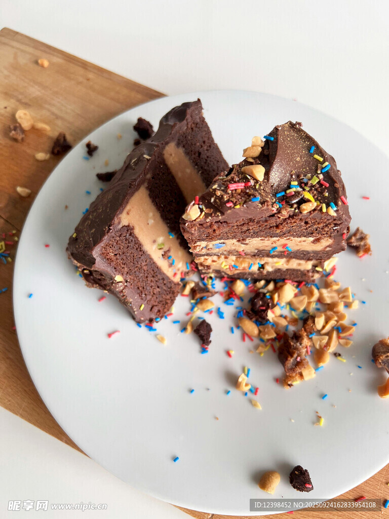 美味巧克力夹心蛋糕